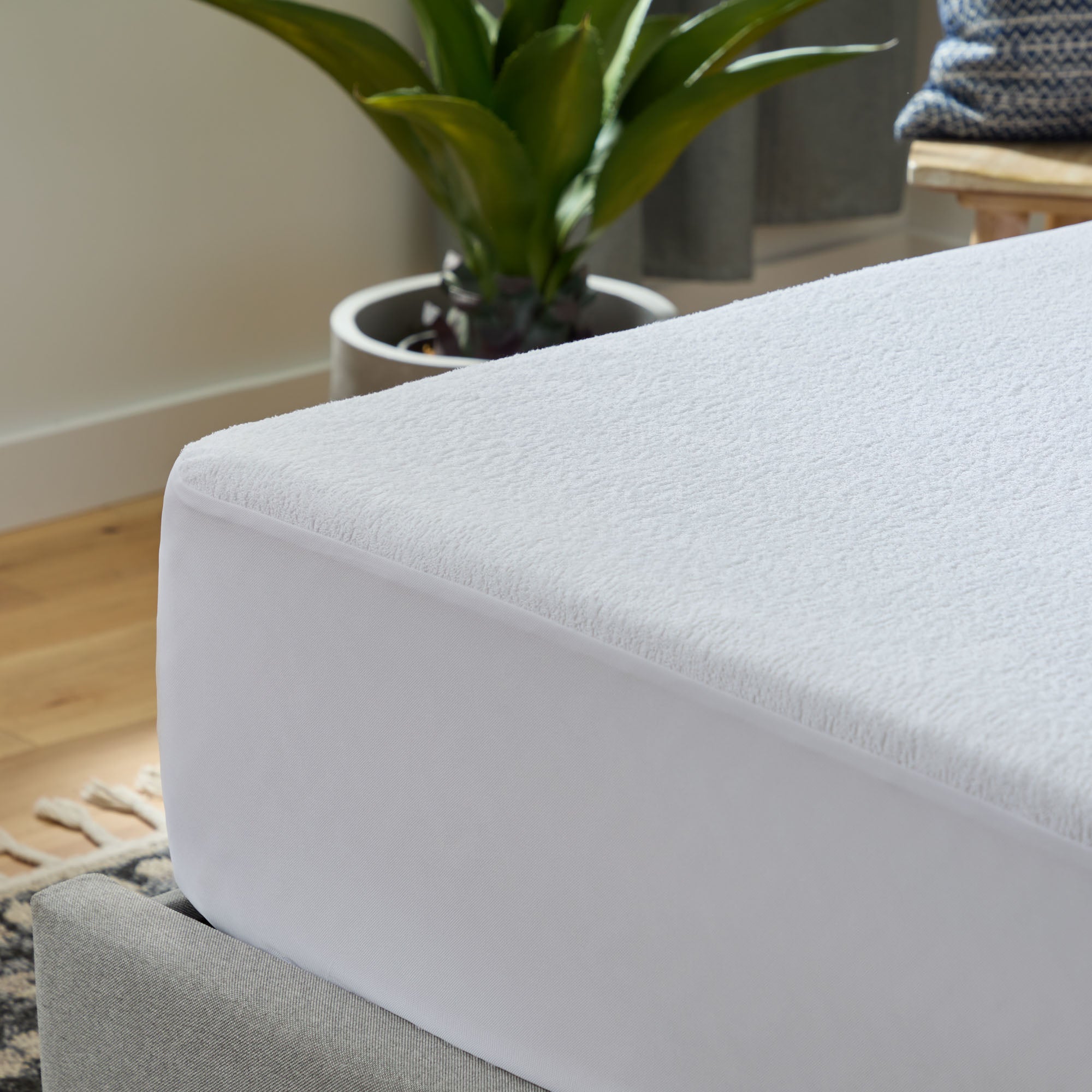 LUCID Premium Waterproof Mattress Protector – product image